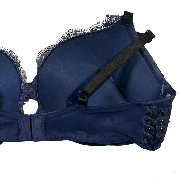 Victoria’s Secret Bombshell Bra - Picture 2 of 7